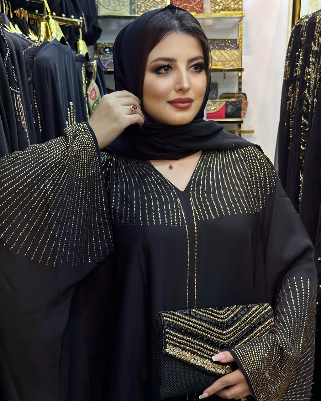 عباية لوريا