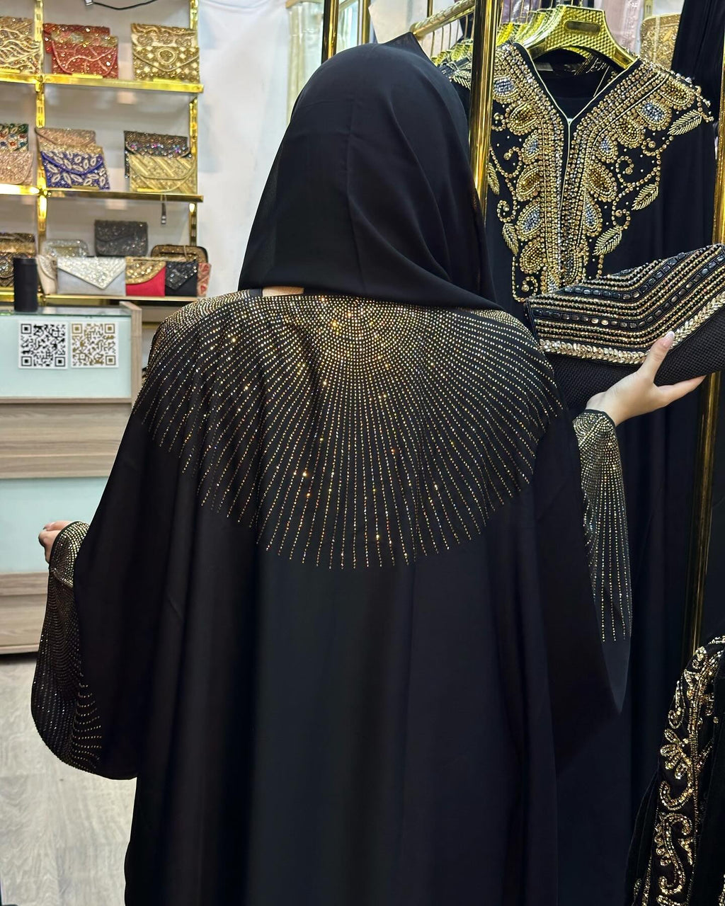 عباية لوريا
