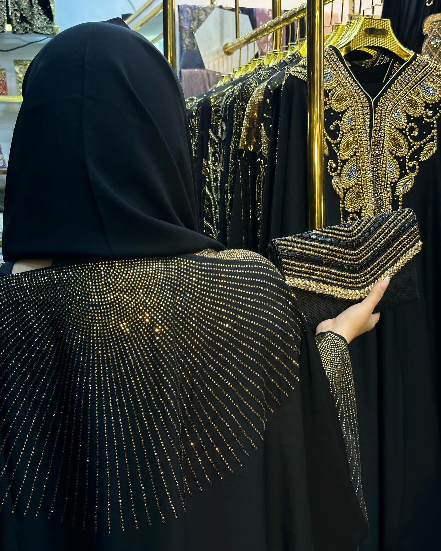 عباية لوريا
